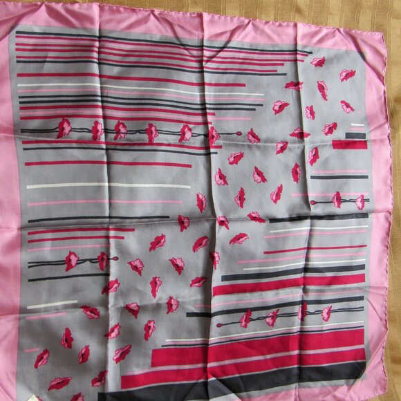 NWT Creed Silk Scarf , made in Italy, square 25.5 in x 25.5in - Picture 1 of 3